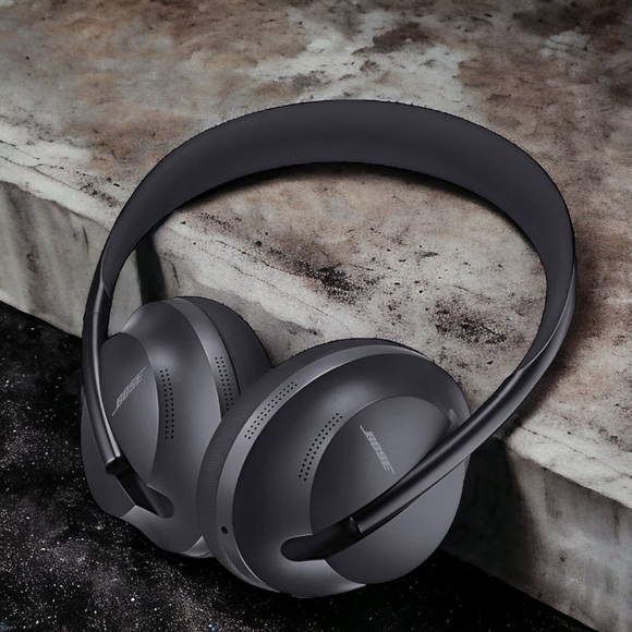Bose Headphones 700, Noise Cancelling Bluetooth Over-Ear Wireless - NEW! - Picture 6 of 8